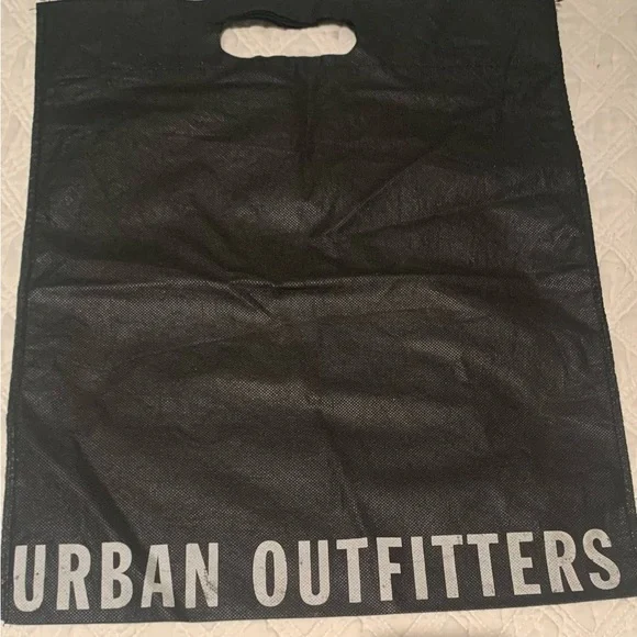 4 urban outfitter retail shopping bags - Picture 5 of 9